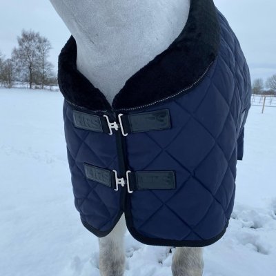 Stalltäcke Quiltat med pälskrage